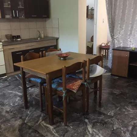 Tinou & Rodou Apartment Chalkida